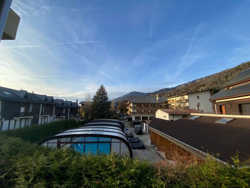 Appartement rénové au centre du village avec balcon et accès skibus FR-1-624-145 - Samoëns