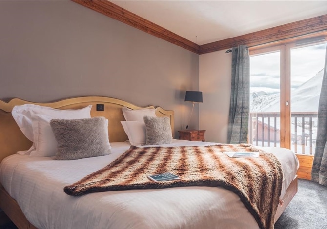 Chambre Confort 2 Adultes en demi-pension - Hôtel Les Suites du Montana 5* - Tignes 2100 Le Lac