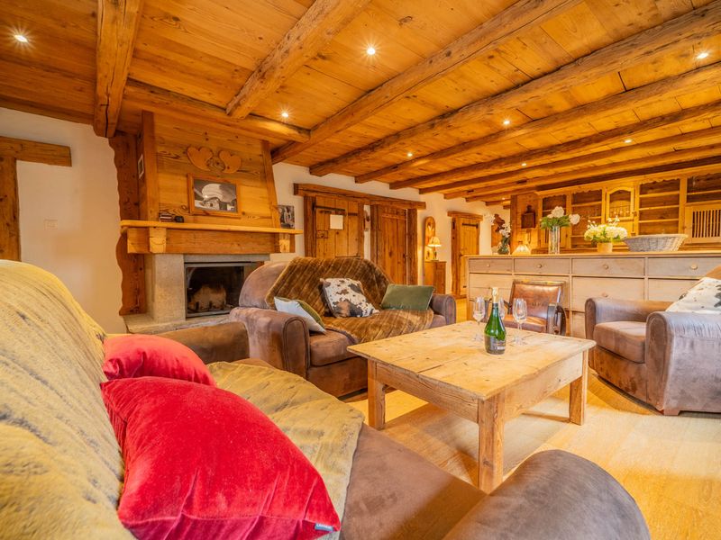 Appartement La Clusaz, 6 pièces, 10 personnes - Spacieux appart 5 ch au cœur du village, charme savoyard, WiFi, cheminée décorative FR-1-437-51 - La Clusaz