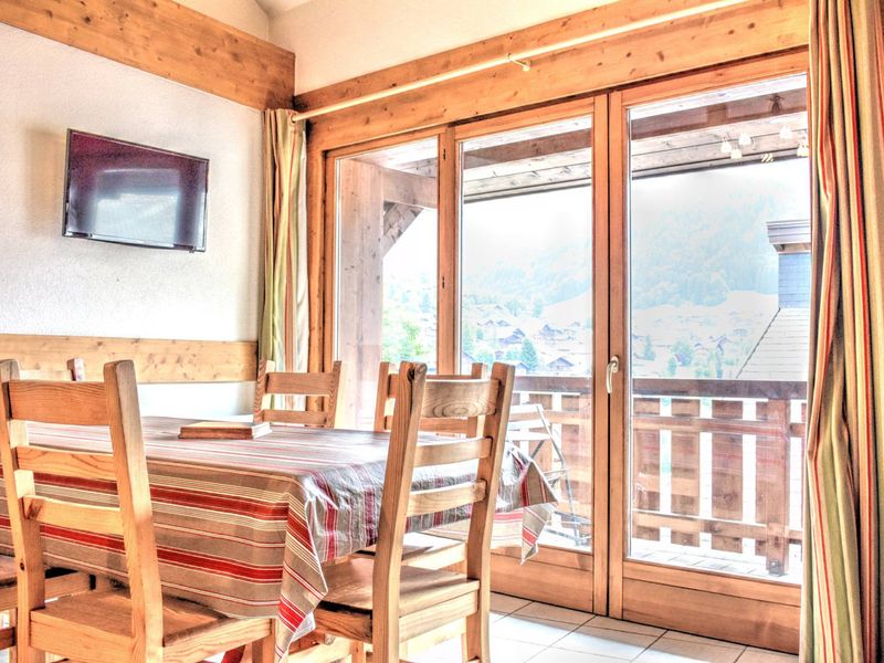 Appartement Morzine, 3 pièces, 5 personnes - Charmant appartement au cœur de Morzine, proche télécabines, 2 chambres, balcon, parking, WiFi inclu - Morzine