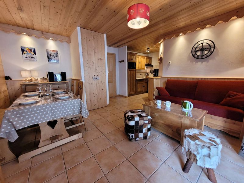 Appartement Les Gets, 3 pièces, 4 personnes - Confort alpin : T3 proche pistes, parking, Wifi FR-1-598-74 - Les Gets