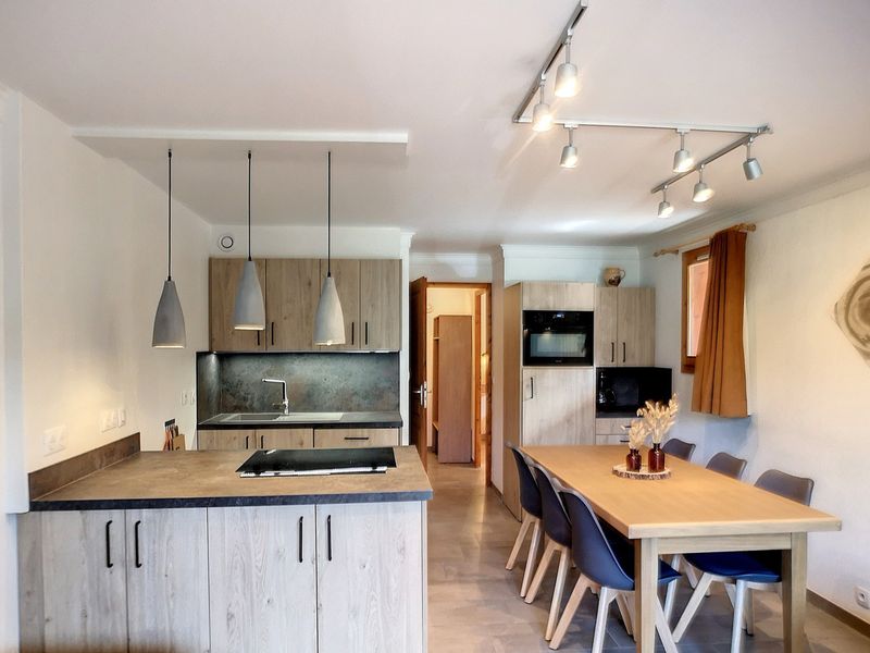 Appartement Les Menuires, 3 pièces, 6 personnes - Les Menuires: Magnifique 3P, 2 Ch, 6 Pers, Ski aux Pieds, Balcon Sud, Parking, 4 Flocons Or FR-1-178 - Les Menuires Bruyères