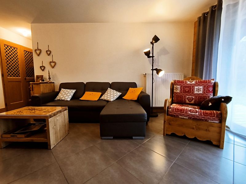 Appartement Samoëns, 3 pièces, 4 personnes - Appartement cosy avec terrasse et parking privé, centre village à 2 pas et arrêt ski-bus proche FR-1 - Samoëns