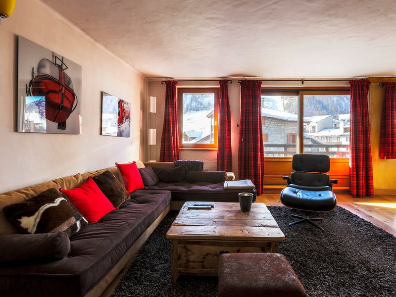 Élégant appartement 3 pièces avec balcon sud, proche des pistes, parking et WiFi inclus FR-1-694-117 - Val d’Isère Centre