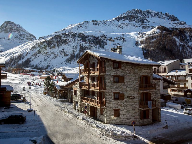 Élégant appartement 3 pièces avec balcon sud, proche des pistes, parking et WiFi inclus FR-1-694-117 - Val d’Isère Centre