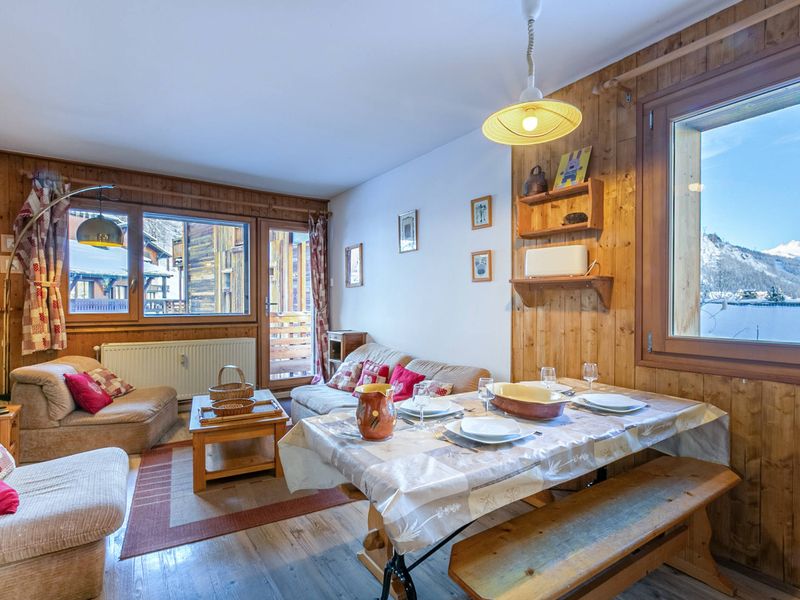 Bel appartement 3 pièces avec balcon, proche des pistes et du Vieux Village, WiFi inclus FR-1-694-25 - Val d’Isère Centre