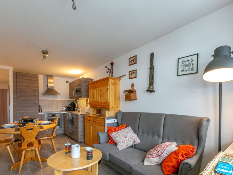 Appartement Val-d'Isère, 4 pièces, 6 personnes - Val d'Isère - La Daille : Appartement 3 pièces cabine, 6 pers, skis aux pieds, balcon, parking inclu - Val d’Isère La Daille