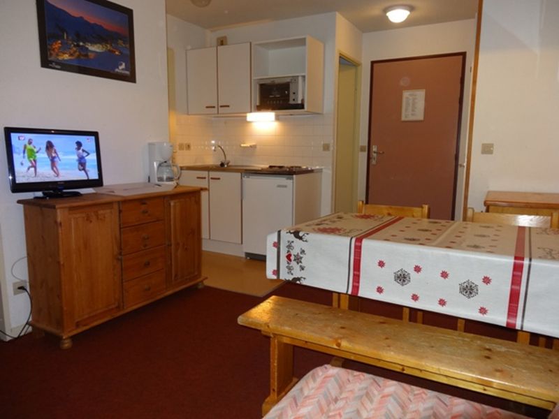 Appartement Les Menuires, 2 pièces, 4 personnes - Appartement économique 2 pièces, 4 pers, ski aux pieds, wifi aux Menuires FR-1-178-94 - Les Menuires Bruyères