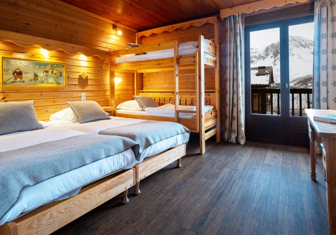 Chambre 4 personnes Vue Montagne Petit déjeuner - Hôtel L'Arbina 3* - Tignes 2100 Le Lac