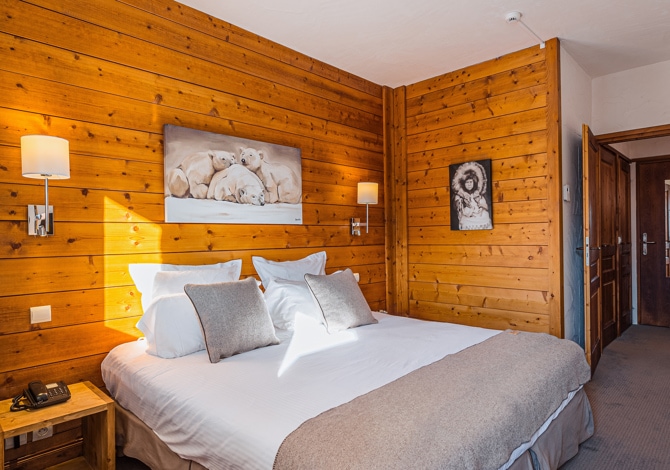 Chambre Confort 2 Adultes en demi-pension - Hôtel Carlina 4* - Plagne - Belle Plagne