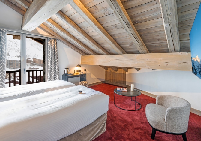 Chambre Supérieure 2 Adultes avec demi-pension et balcon avec vue sur la montagne - Hôtel L'Aigle du Montana 4* - Tignes 2100 Le Lac