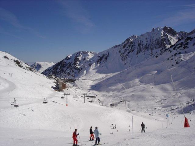 Studio 4 pers avec balcon sud, lave-vaisselle, pieds des pistes, proche commerces et services, 1800m - La Mongie