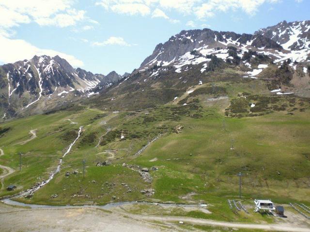 Studio 4 pers avec balcon sud, lave-vaisselle, pieds des pistes, proche commerces et services, 1800m - La Mongie