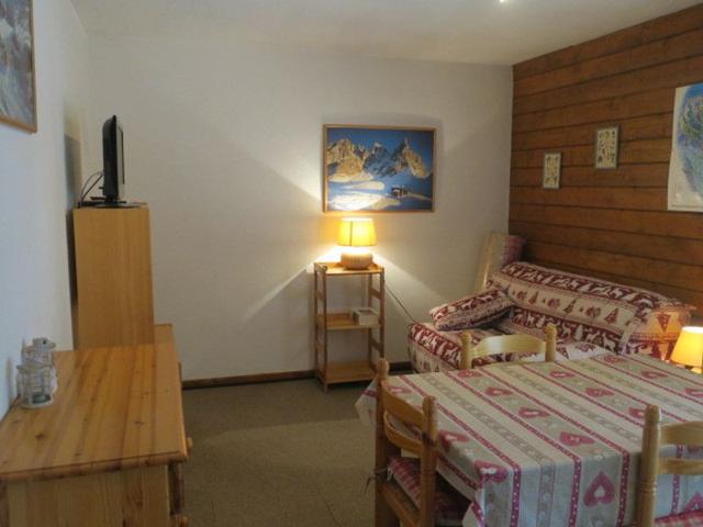 Studio cosy pour 4 personnes avec balcon, à 300m du télésiège de Barbossine à Châtel FR-1-198-146 - Châtel