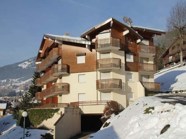 Charmant studio avec balcon, parking, et équipements cuisine pour 4 personnes à Châtel FR-1-198-152 - Châtel