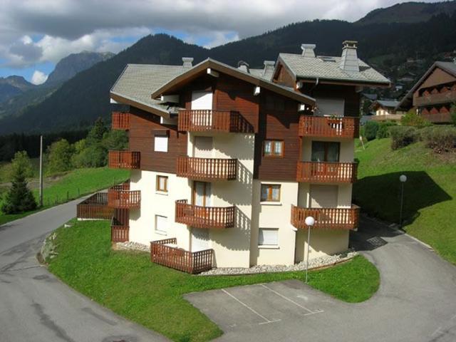 Charmant studio avec balcon, parking, et équipements cuisine pour 4 personnes à Châtel FR-1-198-152 - Châtel