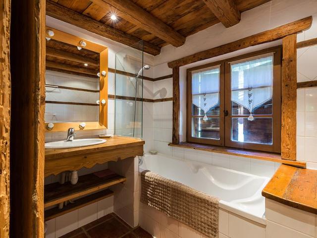 Appartement de Charme 5 Chambres, Centre de La Clusaz, Cheminée, Wifi, Parking, Animaux Admis FR-1-4 - La Clusaz