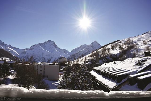 The People - Les Deux Alpes Centre