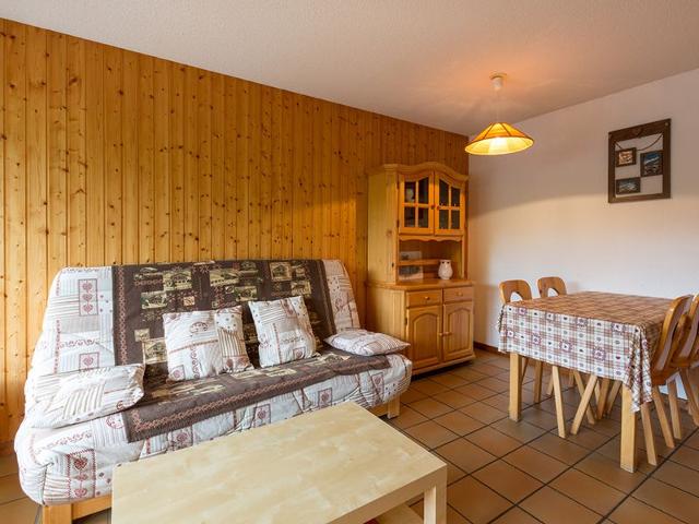 Proche village, aux pistes et espace aquatique, 2 pièces + coin nuit, garage, animaux admis FR-1-437-31 - La Clusaz