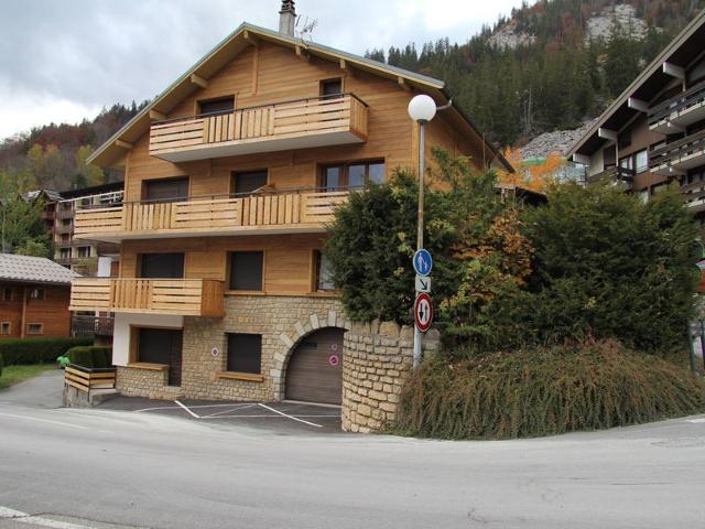 Charmant 3 pièces savoyard avec balcon, cheminée, proche commerces et remontées mécaniques FR-1-459- - La Clusaz