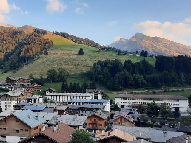 Charmant 3 pièces savoyard avec balcon, cheminée, proche commerces et remontées mécaniques FR-1-459- - La Clusaz