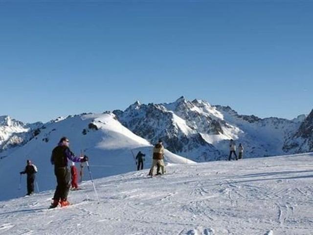 PIC DU MIDI - STUDIO CABINE 4 PERSONNES AVEC PARKING COUVERT - La Mongie