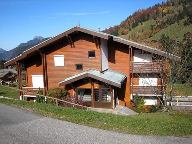 Charmant studio avec balcon et parking couvert, proche télémix et pistes, à La Clusaz FR-1-459-61 - La Clusaz