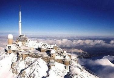 PIC DU MIDI - STUDIO CABINE 4 PERSONNES AVEC PARKING COUVERT - La Mongie