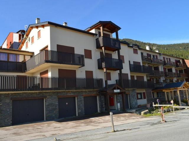 Appartement aux Angles, 4 pers, 45m² - Balcon, Casier à skis, Bien équipé FR-1-593-31 - Les Angles