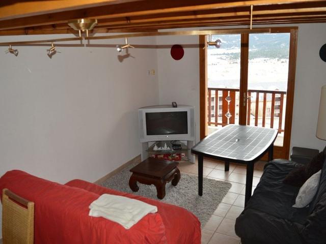 Appartement T3 aux Angles avec Balcon Sud-Est, 2 Chambres, Parking, Casier à Skis FR-1-593-3 - Les Angles