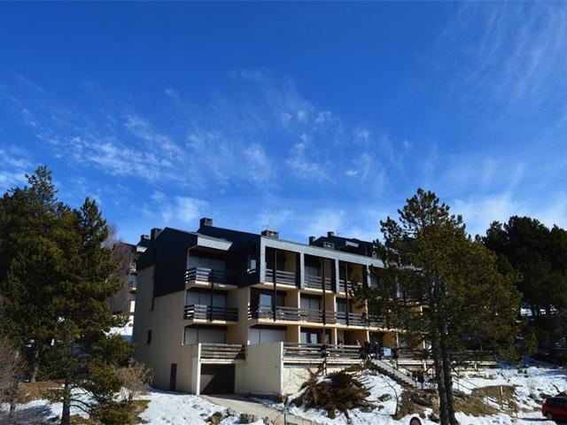 Studio cabine lumineux, 1er étage, proche forêt, confortable pour 4 personnes avec parking couvert. FR-1-580-51 - Font Romeu - Pyrénées 2000