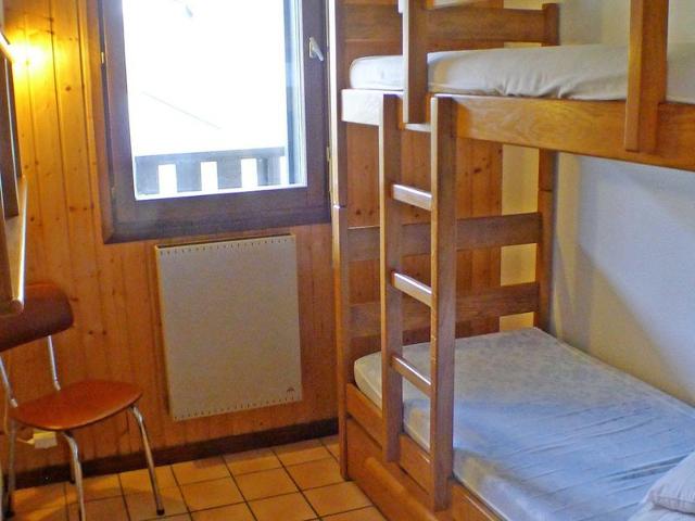 2 pièces cabine lumineux, proche centre Samoëns, animaux acceptés, parking, balcon FR-1-629-22 - Samoëns