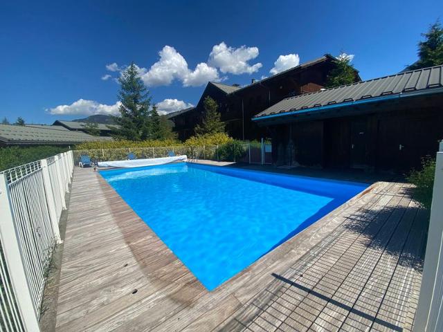 Duplex avec piscines et parking proche centre Samoëns FR-1-624-12 - Samoëns