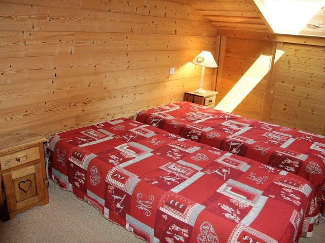 Appartement 3 chambres pour 6-8 personnes avec balcon et garage à La Clusaz FR-1-459-10 - La Clusaz