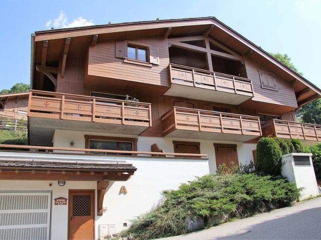 Appartement 3 chambres pour 6-8 personnes avec balcon et garage à La Clusaz FR-1-459-10 - La Clusaz