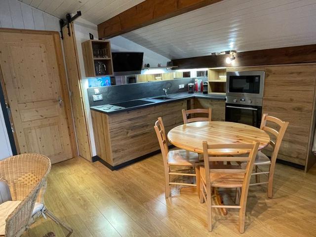 Appartement Mansardé 3 Pièces 74m², Balcon Sud, Parking Privé, Wifi FR-1-459-183 - La Clusaz