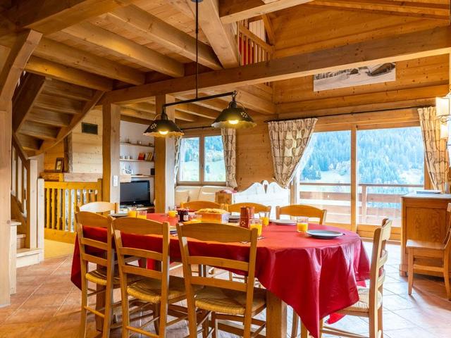 Chalet mitoyen 3 étoiles à La Clusaz, 500m des pistes, 10 pers, terrasse, cheminée, garage, WiFi FR-1-459-186 - La Clusaz