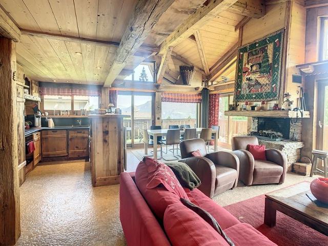 Chalet 6 pièces à Combloux avec cheminée et parking FR-1-560-21 - Combloux