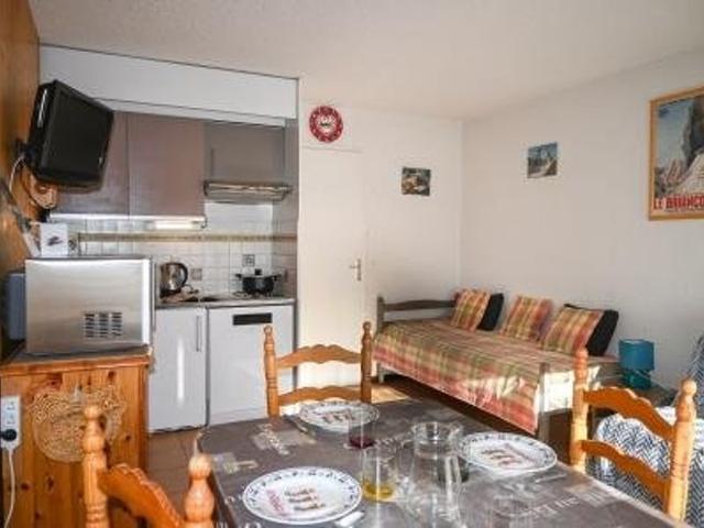 Studio confortable pour 4 pers. avec kitchenette et parking à Montgenèvre FR-1-266-189 - Montgenèvre