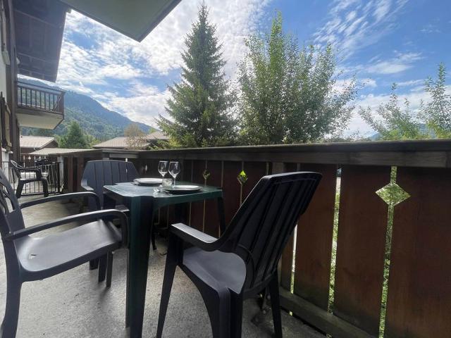 Appartement calme à Samoëns avec piscine FR-1-624-101 - Samoëns