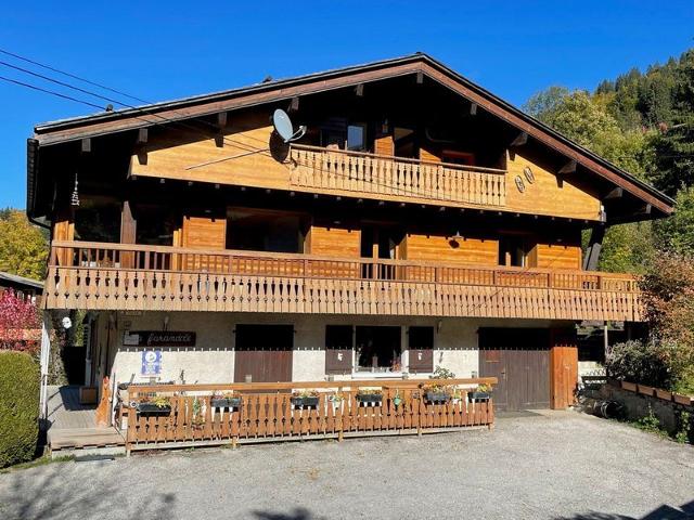 Appartement 3 chambres avec terrasse, balcon, terrain de boule, parking, wifi FR-1-459-189 - La Clusaz