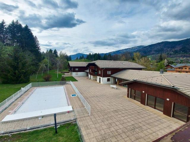 Appartement familial avec piscines et parking, proche centre et skibus FR-1-624-103 - Samoëns