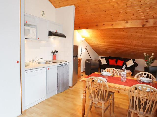 Appartement familial avec piscines et parking, proche centre et skibus FR-1-624-103 - Samoëns