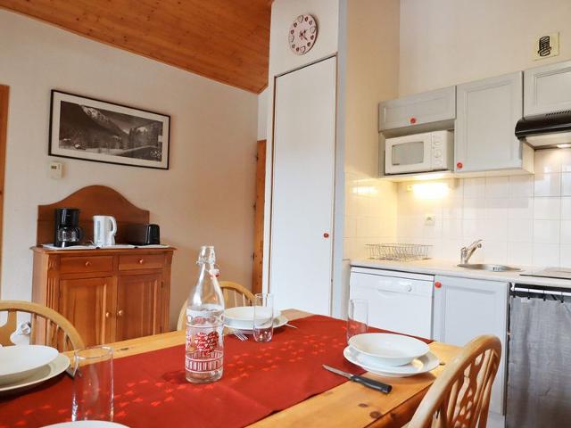 Appartement familial avec piscines et parking, proche centre et skibus FR-1-624-103 - Samoëns