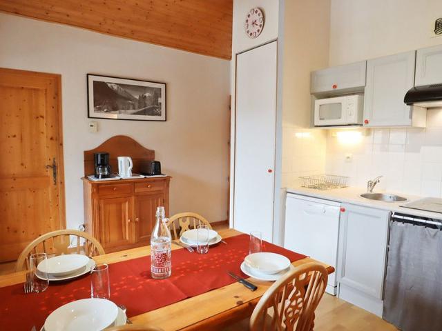 Appartement familial avec piscines et parking, proche centre et skibus FR-1-624-103 - Samoëns