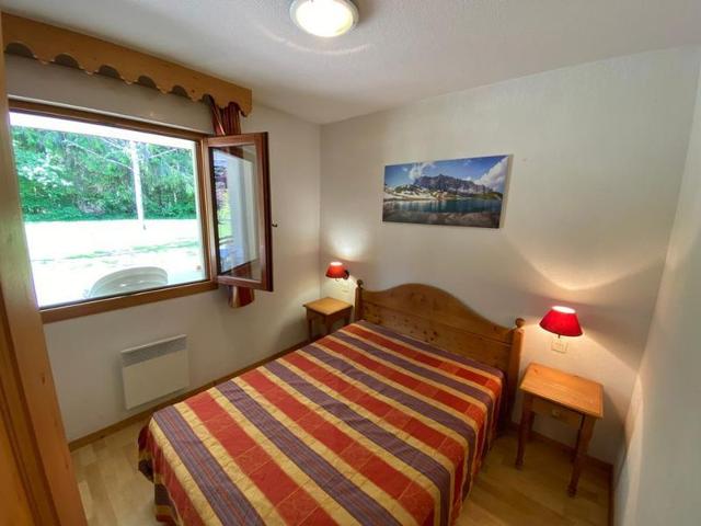 Appartement 3 pièces avec piscines, sauna et parking à Samoëns FR-1-629-106 - Samoëns