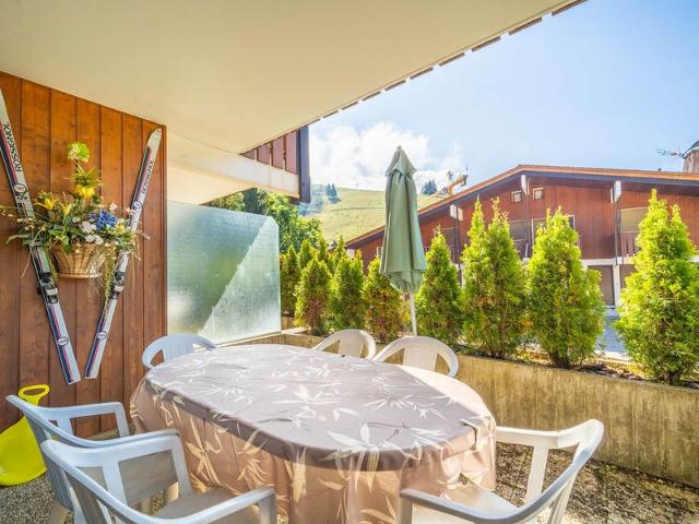 Studio cabine avec terrasse, parking, 4 pers, centre village, proche pistes et commerces FR-1-437-92 - La Clusaz