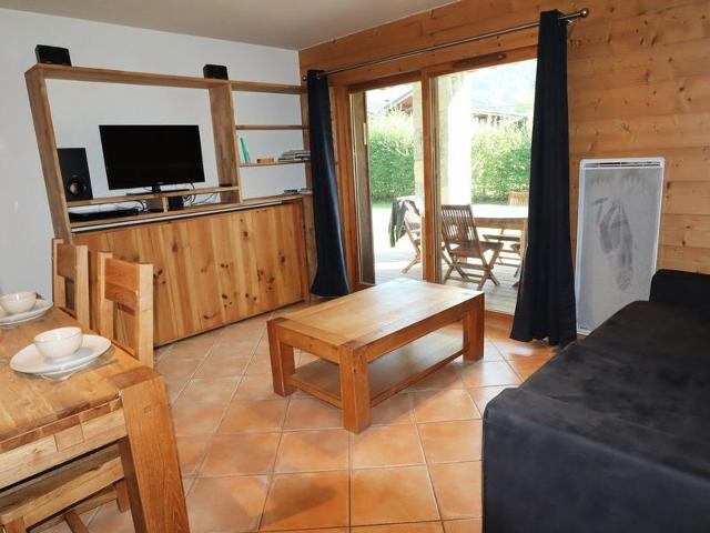 Appartement de charme avec terrasse, piscine et parking, proche centre et arrêt ski-bus FR-1-624-105 - Samoëns