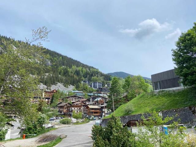 Studio charmant avec coin montagne, accès ski, parking et WIFI à La Clusaz FR-1-437-93 - La Clusaz