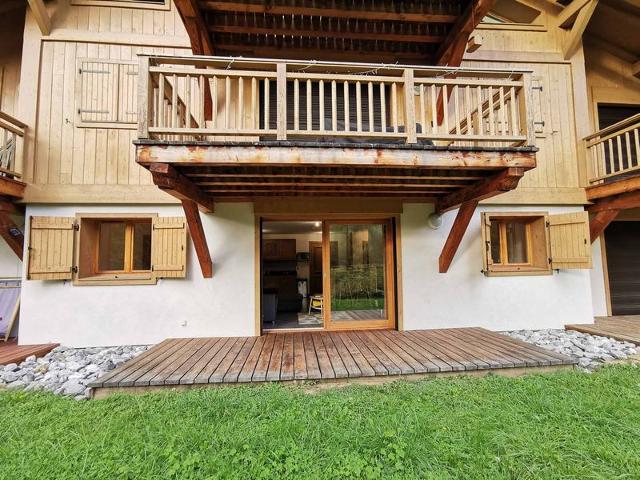 Appartement cosy avec terrasse et parking privé, centre village à 2 pas et arrêt ski-bus proche FR-1-624-114 - Samoëns